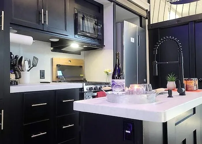 Vakantiehuis Comfortable Family-friendly Rv With Loft, Private Deck & Firepit Near Williams, Arizona Williams